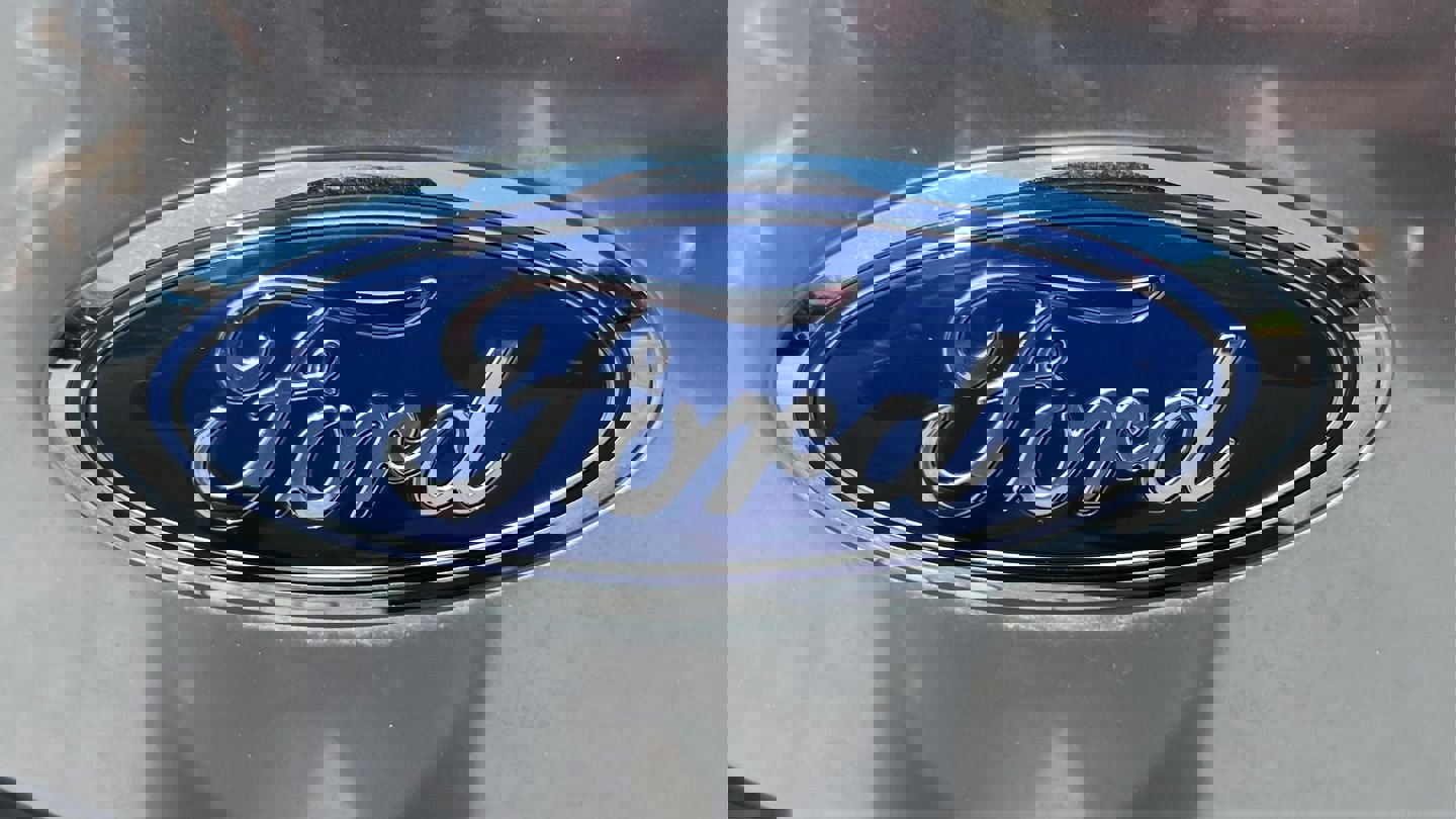 Used 2016 Ford F150 Platinum w/ Equipment Group 701A Luxury AWD/4WD image 39