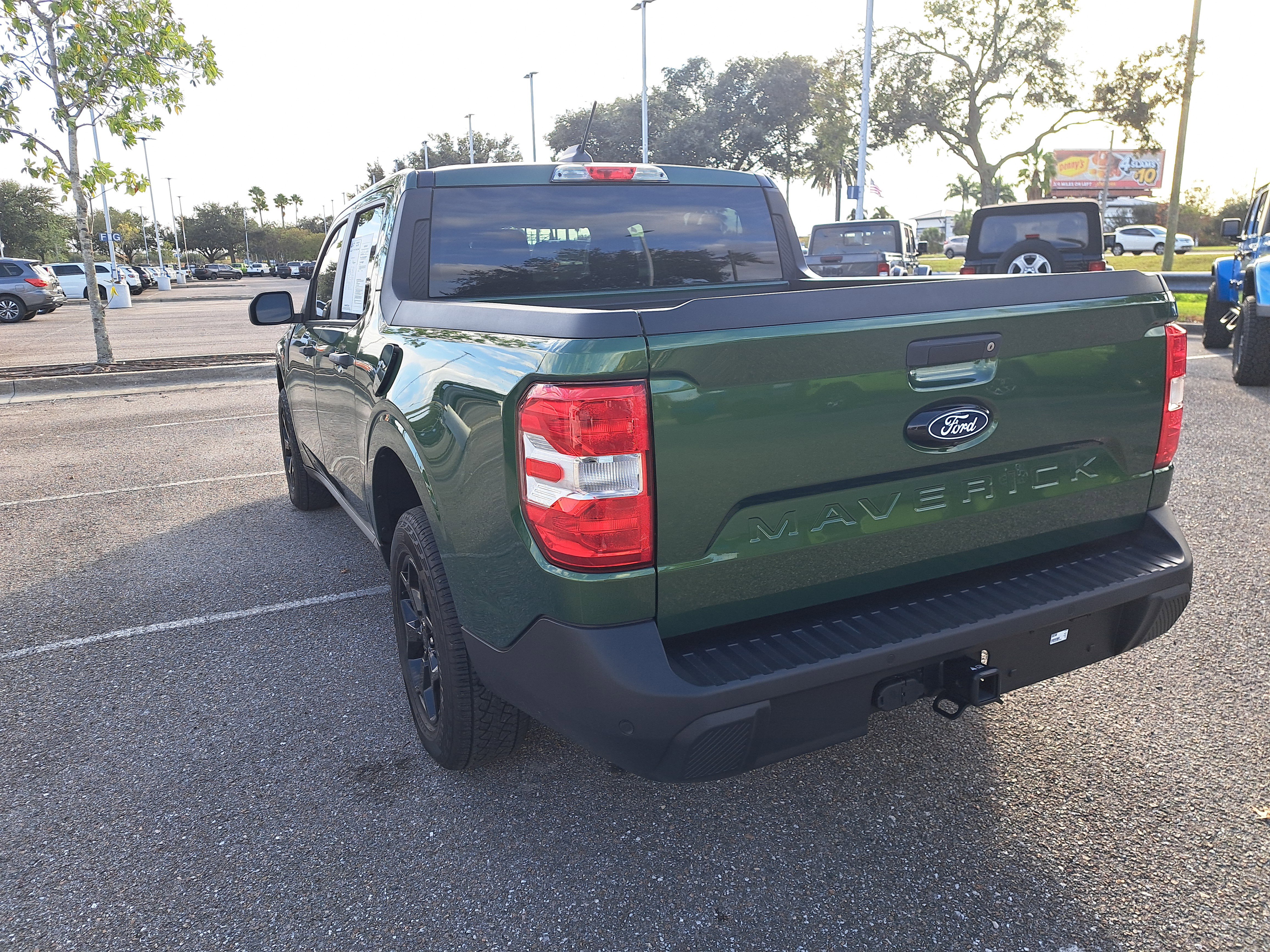 Used 2025 Ford Maverick XLT w/ XLT Luxury Package image 4