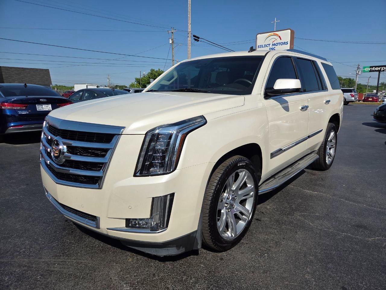 Used 2015 Cadillac Escalade Luxury RWD image 2