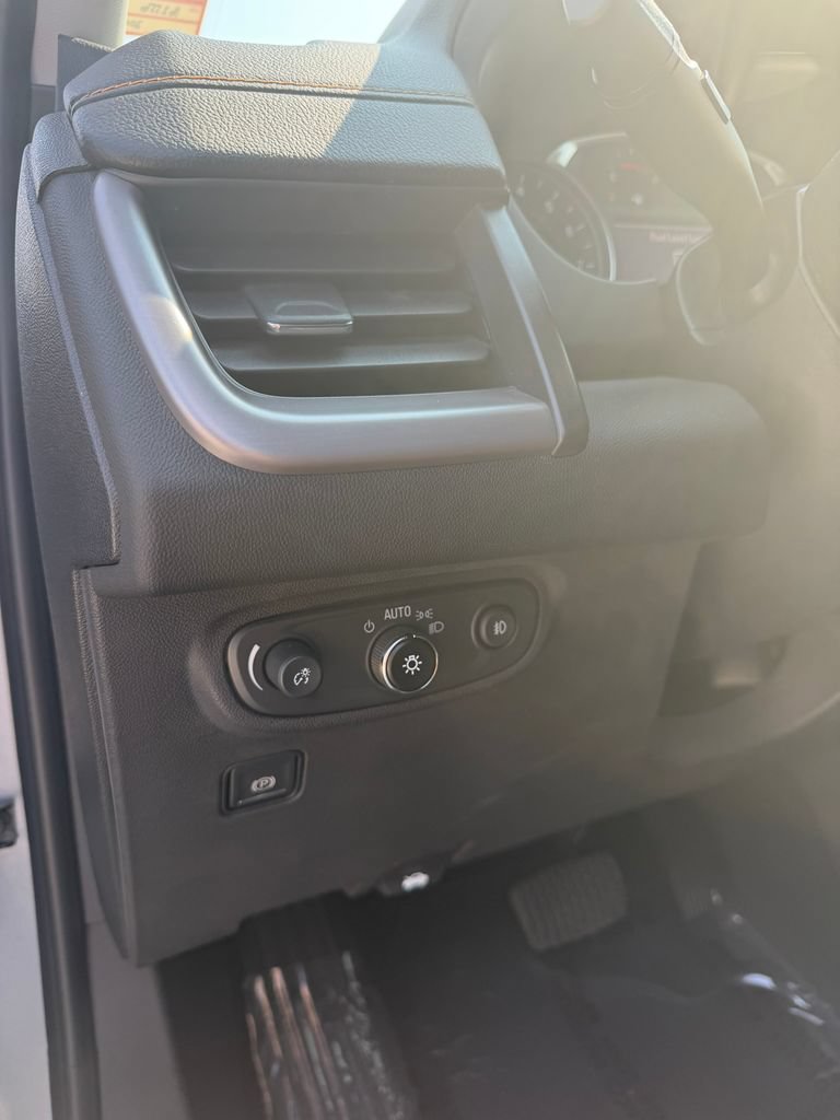 Used 2023 GMC Terrain AT4 w/ Infotainment Package II AWD/4WD image 9