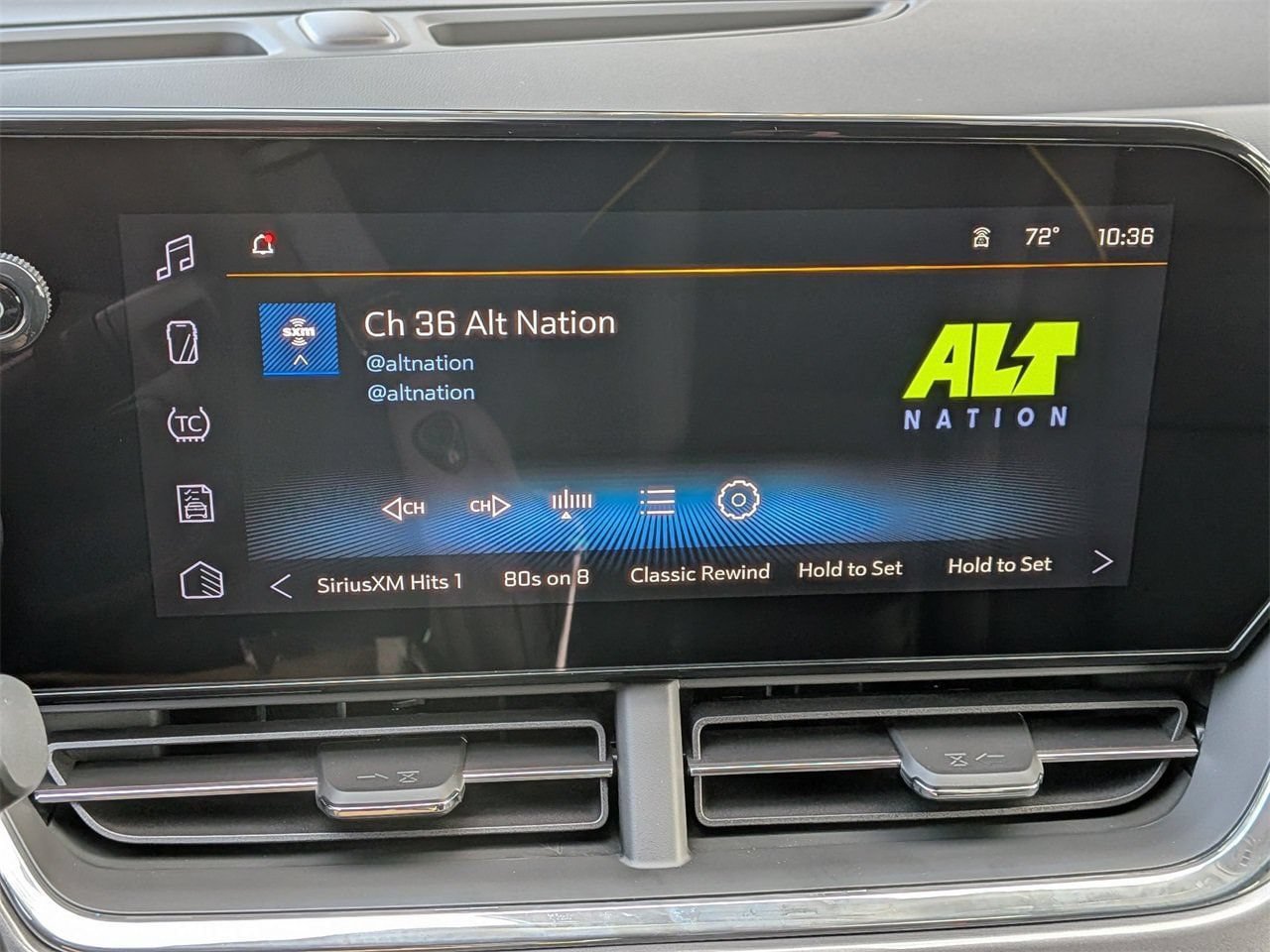 New 2026 Chevrolet Trax ACTIV w/ Sunroof Package FWD image 18