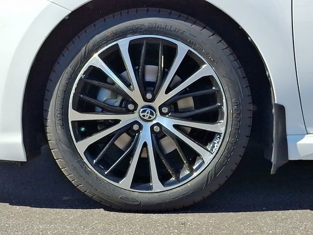 Used 2019 Toyota Camry SE w/ Carpet Mat Package FWD image 8
