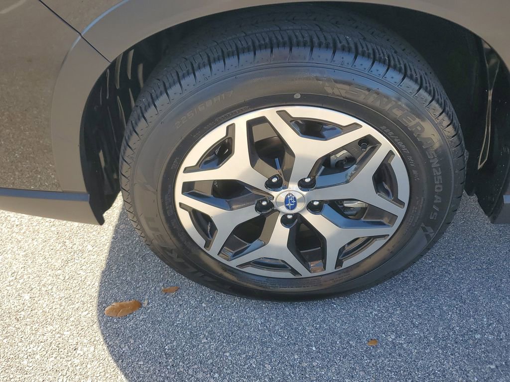 Used 2020 Subaru Forester Premium image 11