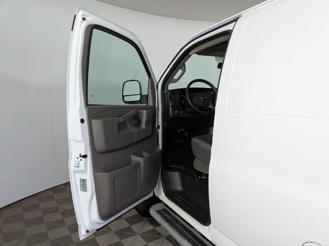 Used 2024 GMC Savana 2500 w/ Driver Convenience Package RWD image 14