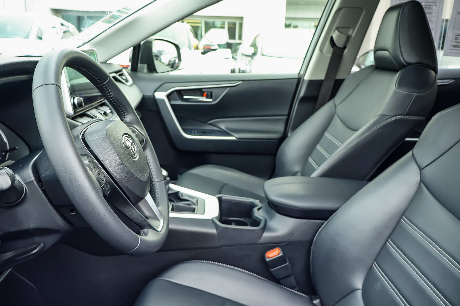 Used 2023 Toyota RAV4 XLE Premium FWD image 13