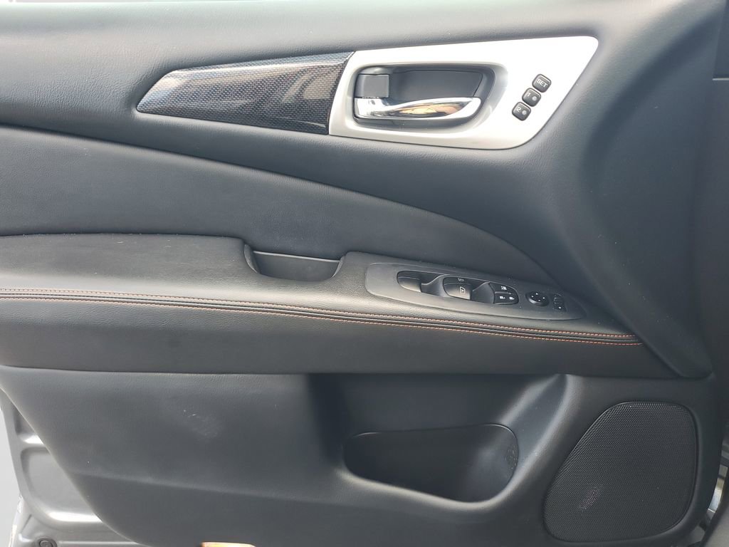 Used 2020 Nissan Pathfinder SL FWD image 20