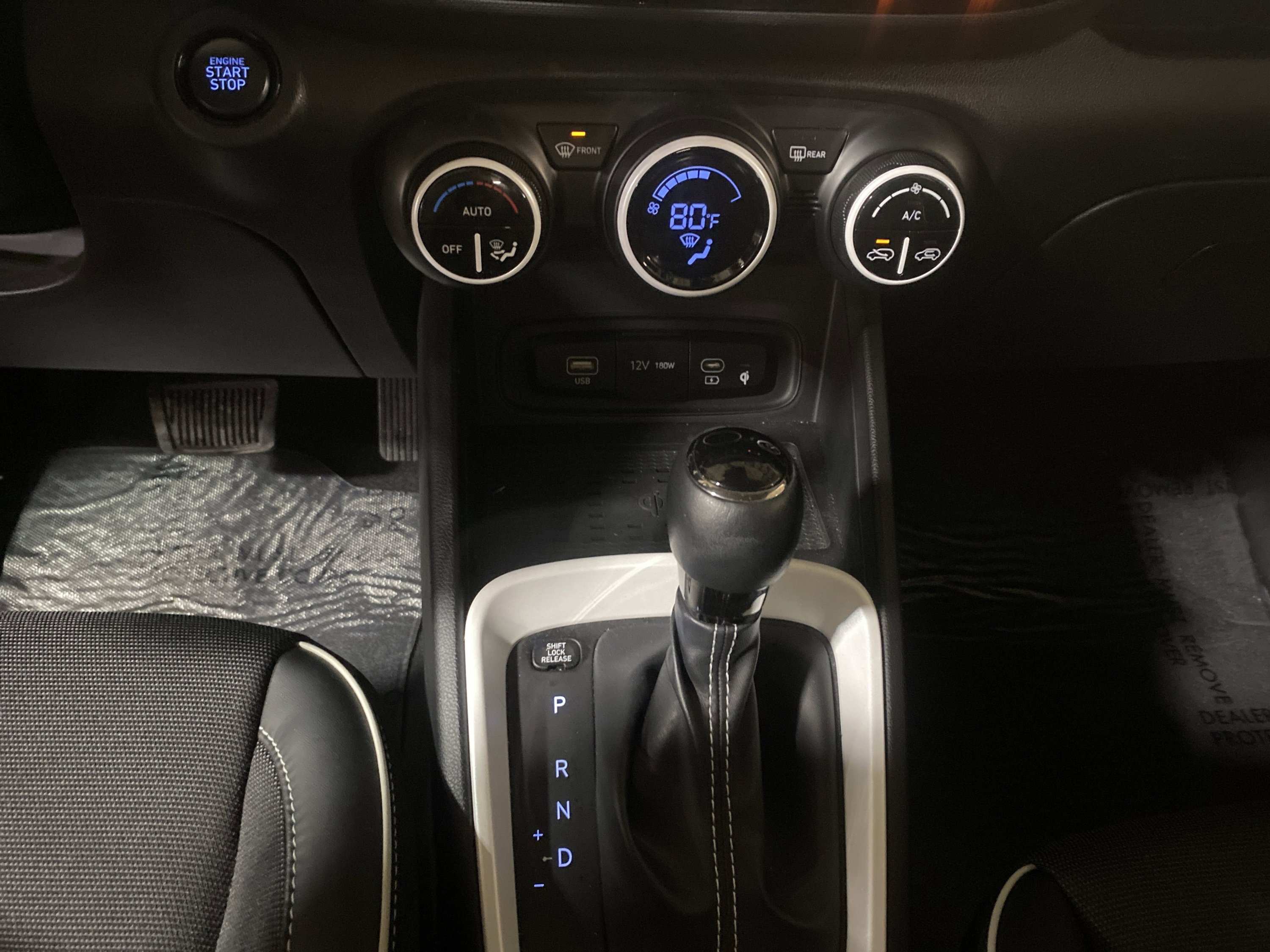 Used 2023 Hyundai Venue Limited w/ Cargo Package image 22