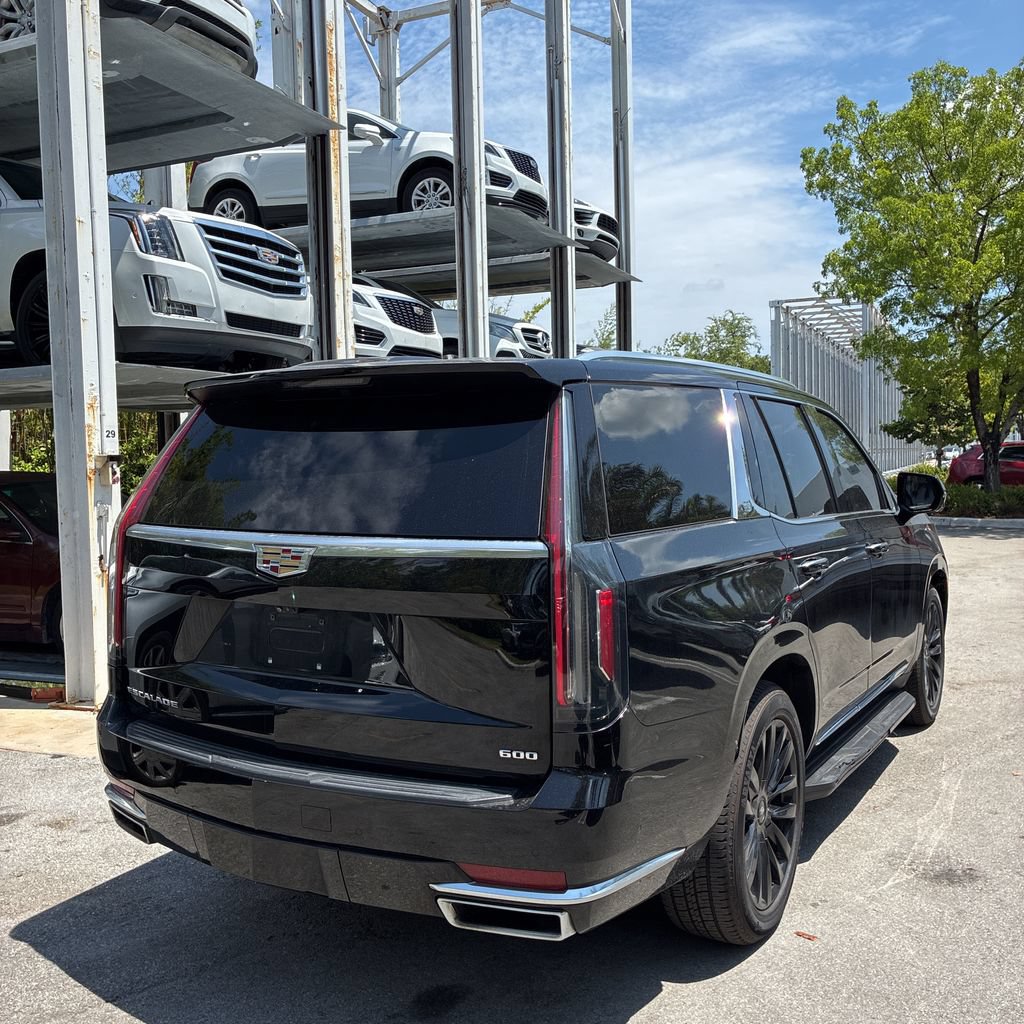 Used 2021 Cadillac Escalade Premium Luxury w/ Driver Assist Tech Package AWD/4WD image 4