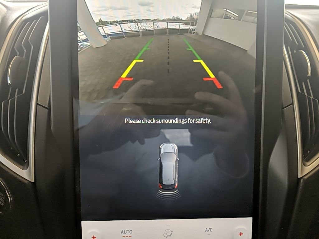 Used 2023 Ford Edge SEL w/ Sport Appearance Package AWD/4WD image 18