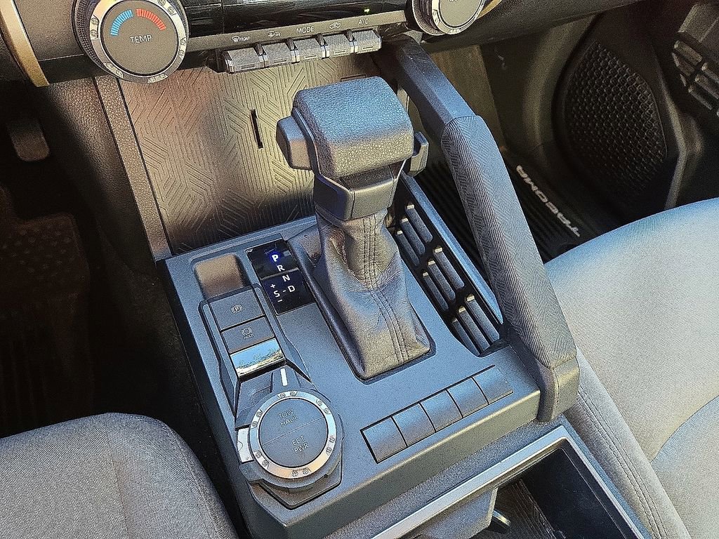 Used 2025 Toyota Tacoma SR5 image 30