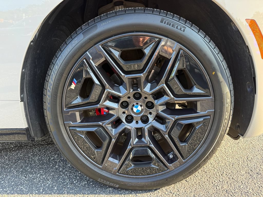 Certified 2026 BMW iX xDrive60 w/ M Sport Package AWD/4WD image 18