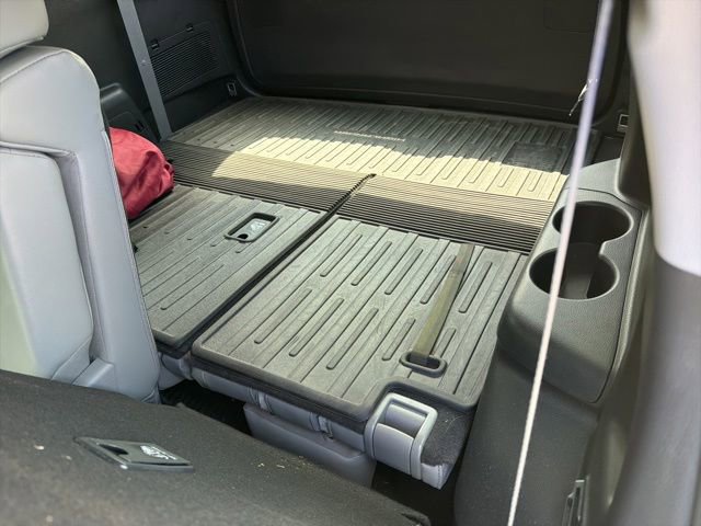 Used 2023 Toyota Highlander Limited FWD image 11