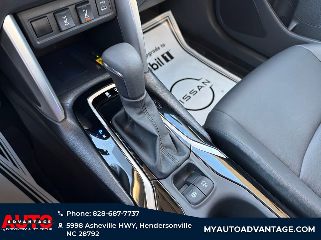 Used 2023 Toyota Corolla Cross XLE w/ Convenience Package image 21