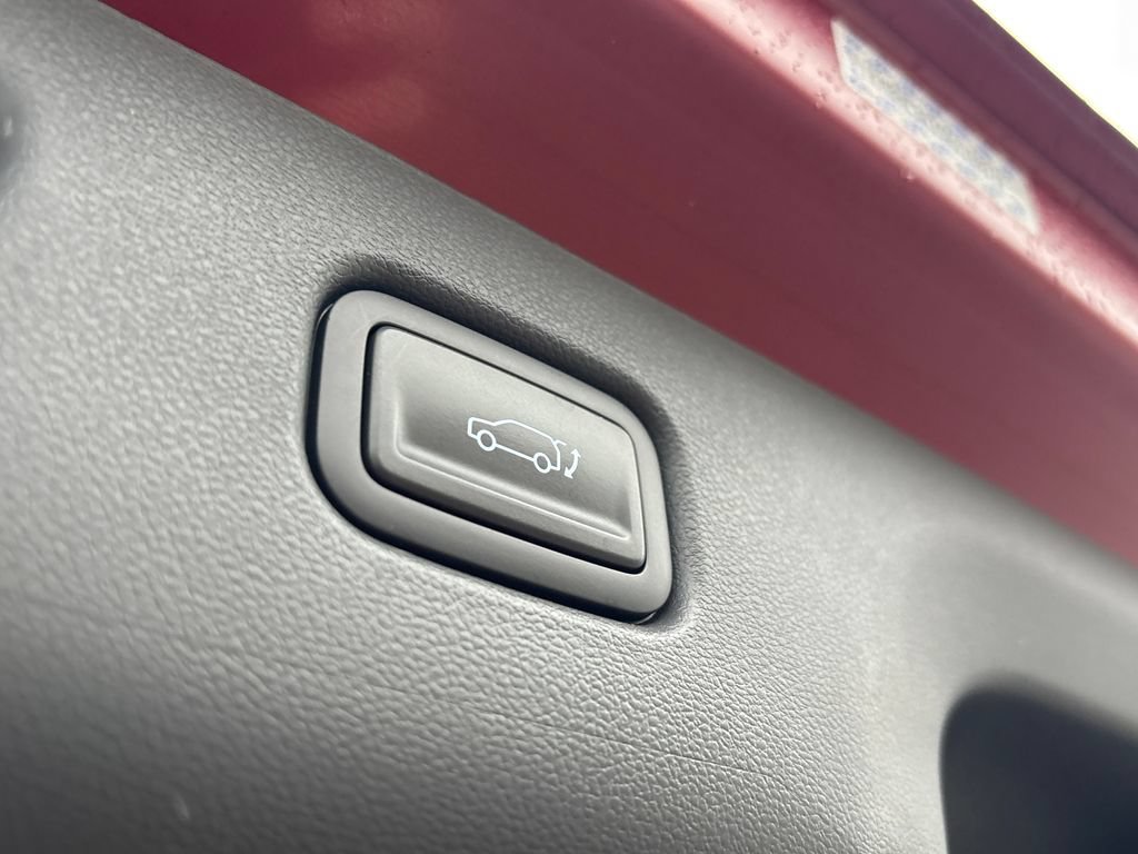 Used 2024 Hyundai Kona Limited FWD image 10
