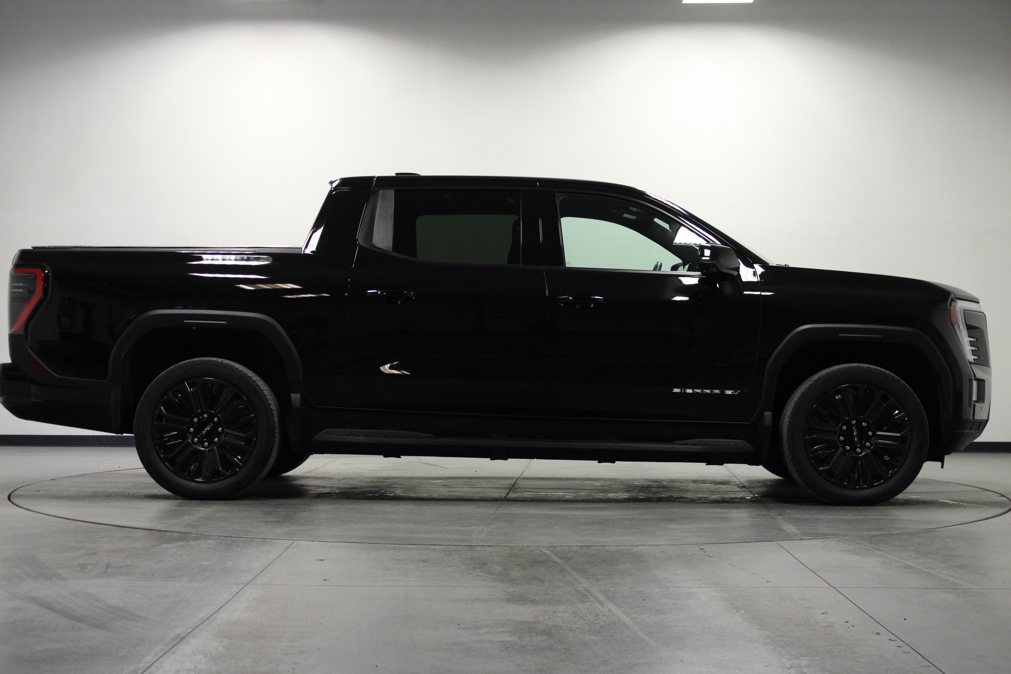 Used 2026 GMC Sierra EV Elevation w/ Premium Package AWD/4WD image 3