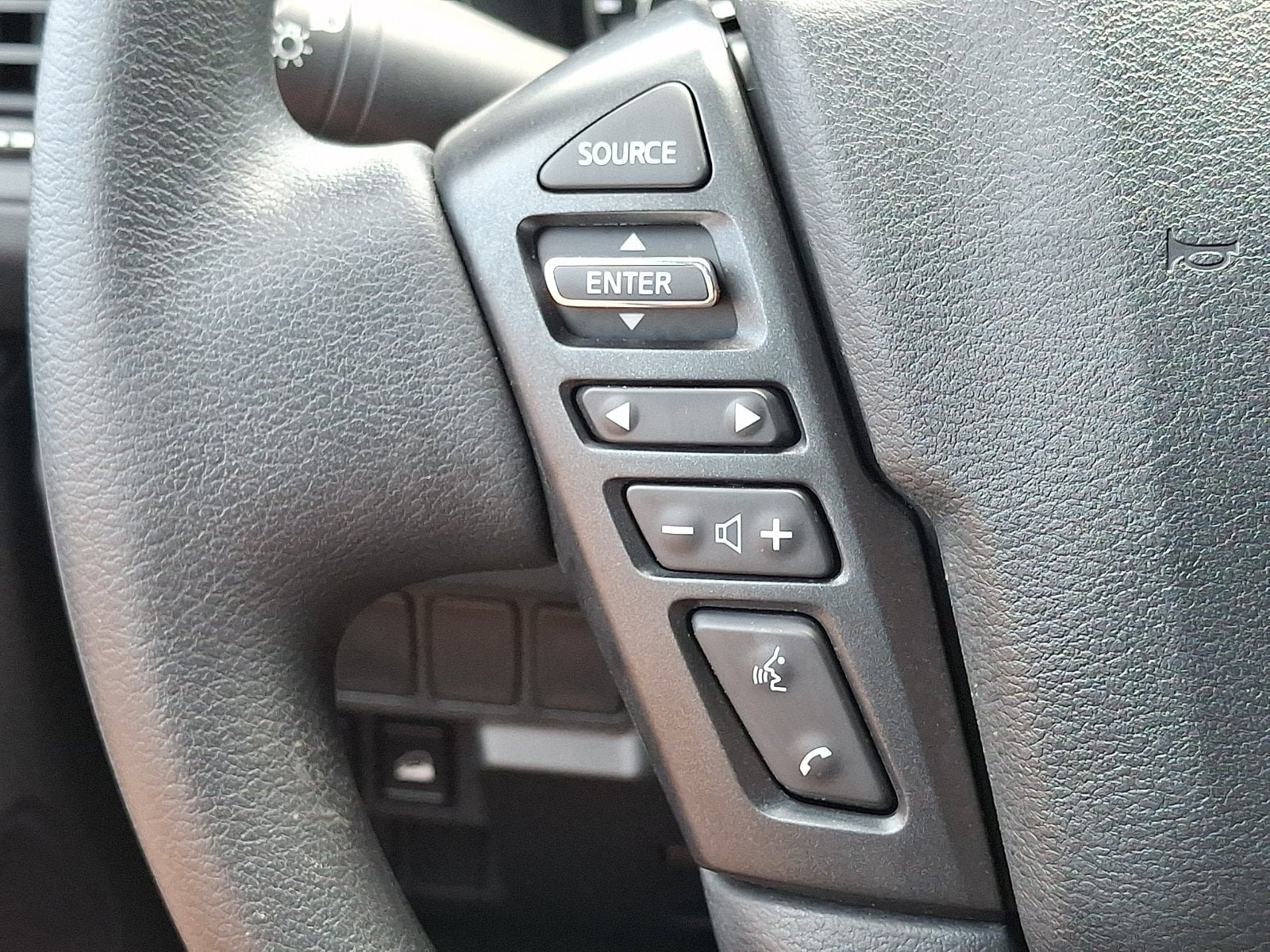 Certified 2024 Nissan Frontier S w/ Technology Package AWD/4WD image 22