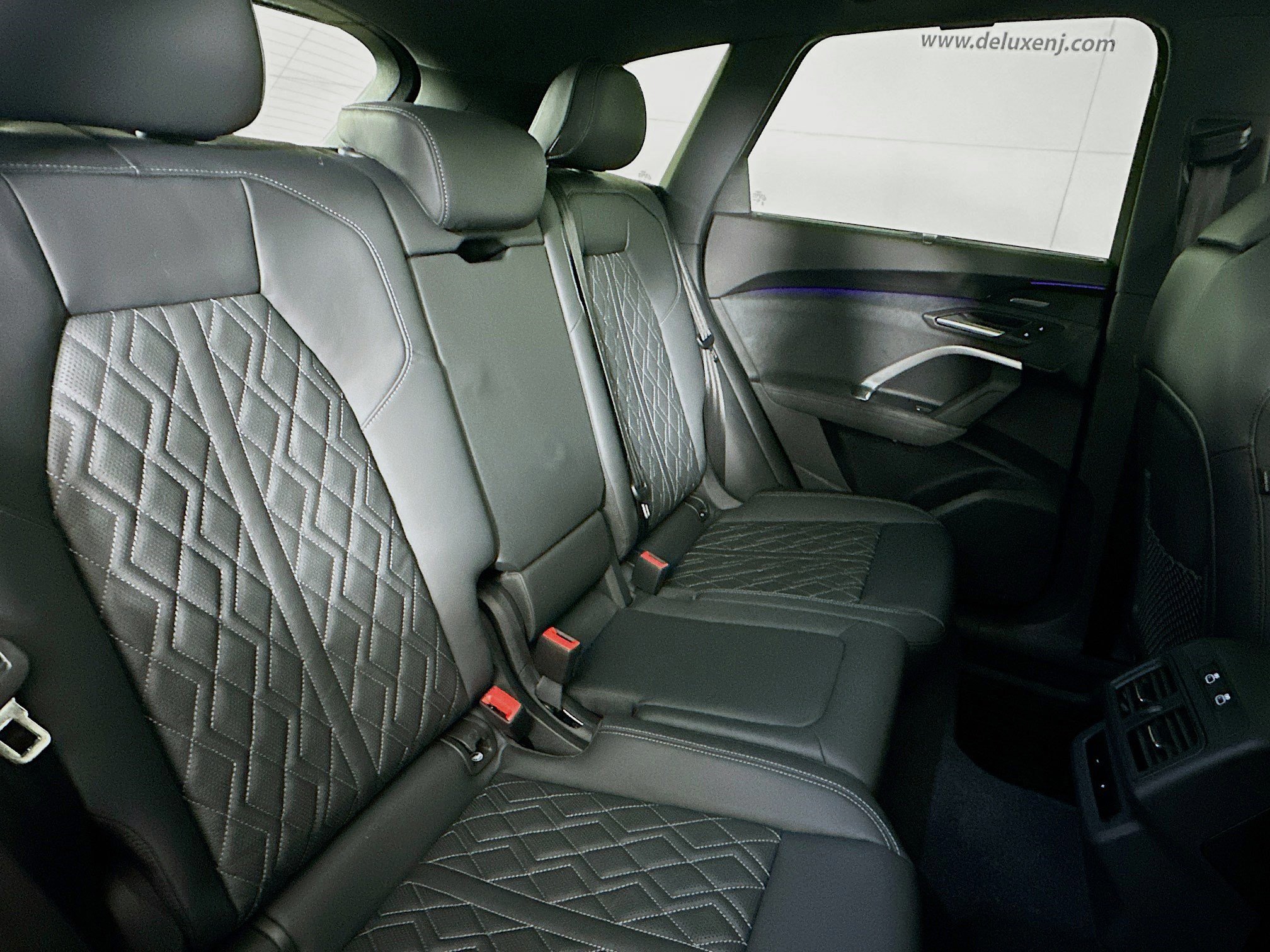 Used 2025 Audi SQ5 Premium Plus w/ Premium Plus Package image 27