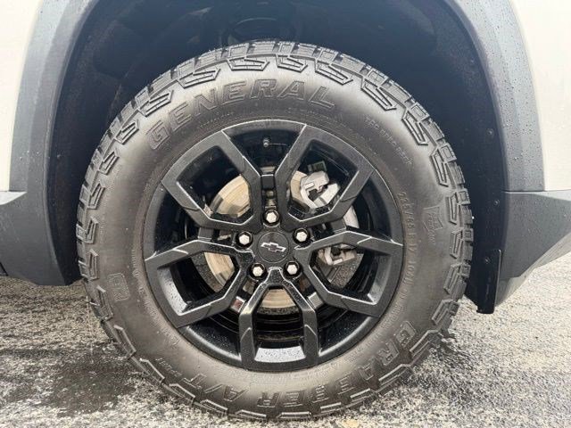 Used 2025 Chevrolet Equinox ACTIV image 21