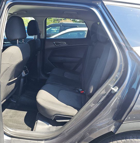 Used 2023 Kia Sportage LX AWD/4WD image 6