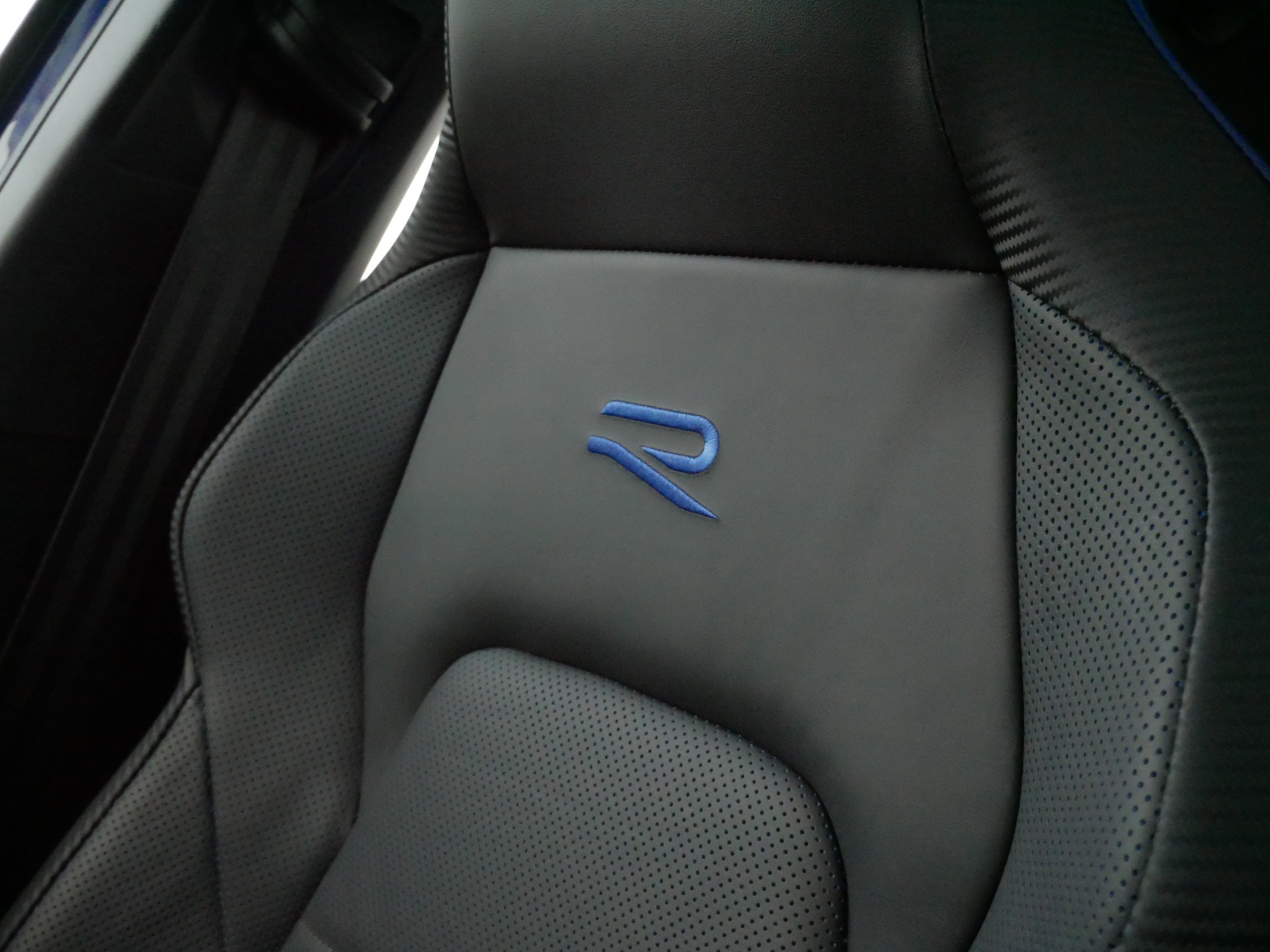 Used 2025 Volkswagen Golf image 31