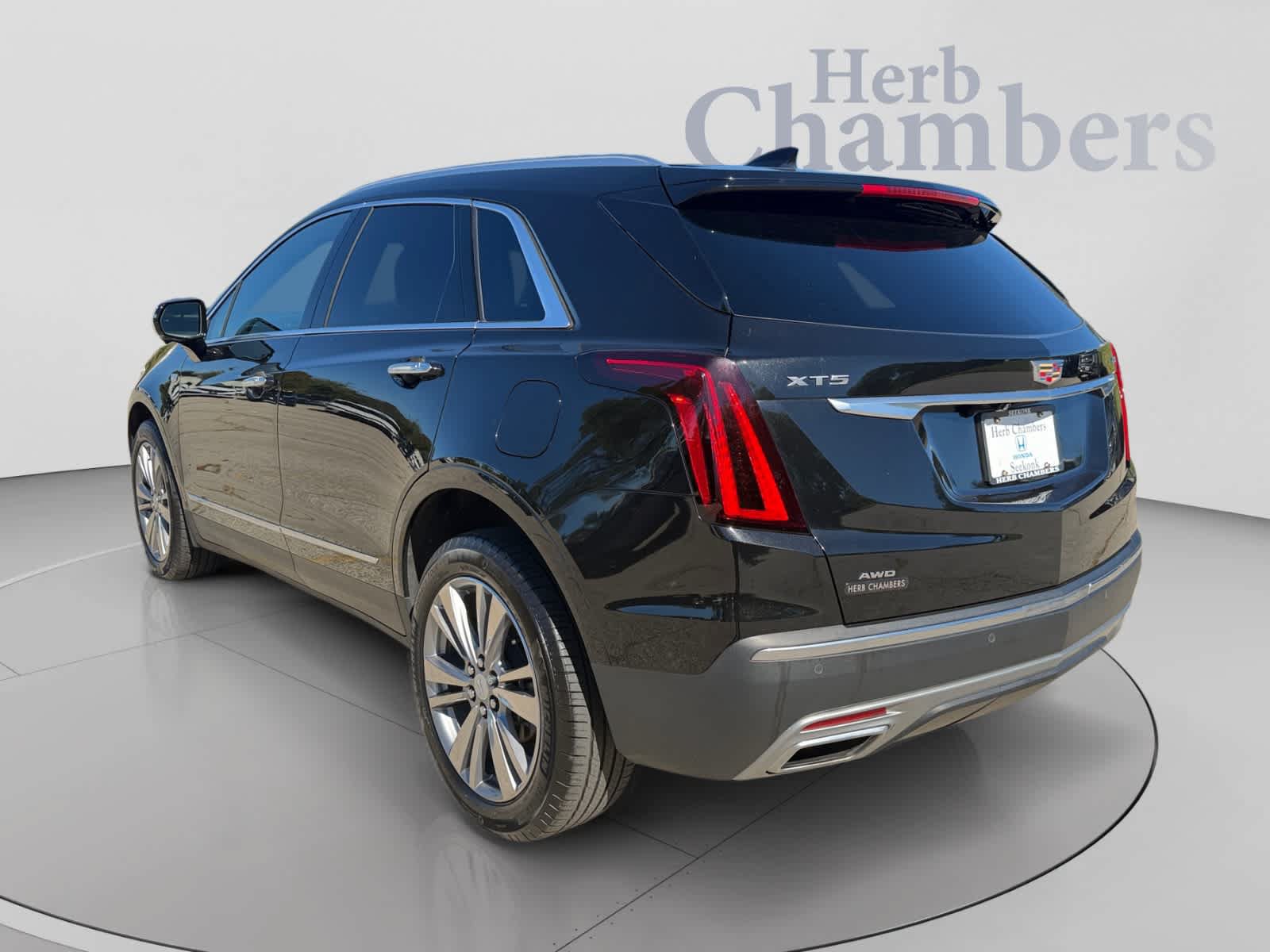 Used 2025 Cadillac XT5 Premium Luxury AWD/4WD image 3