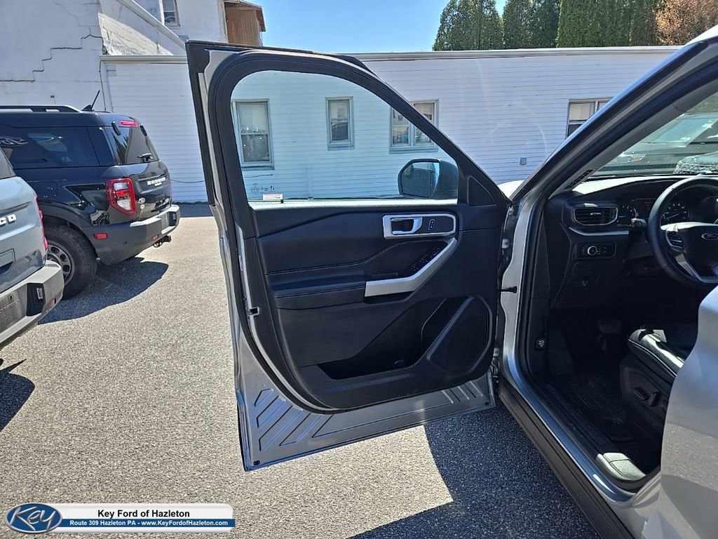 Certified 2023 Ford Explorer XLT w/ Equipment Group 202A image 46