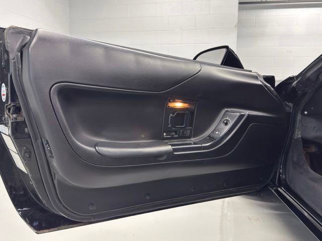 Used 1995 Chevrolet Corvette Coupe RWD image 22