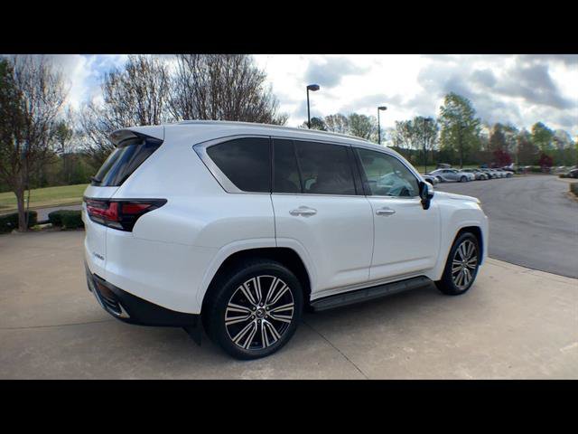 Used 2024 Lexus LX 600 4WD w/ Luxury Package image 8