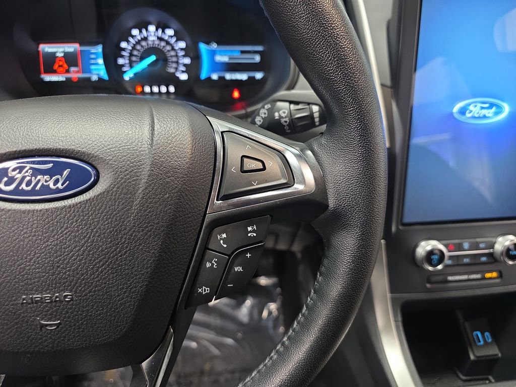 Used 2024 Ford Edge SEL image 17