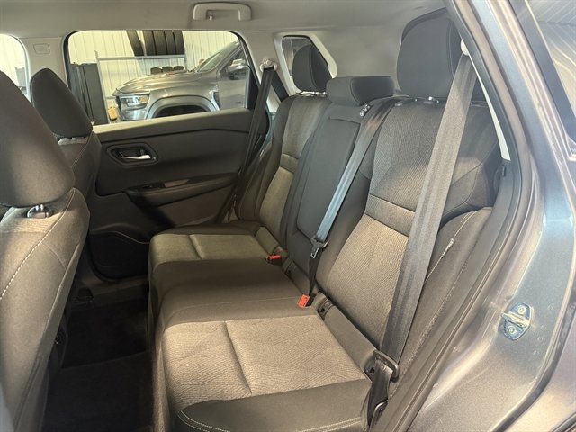 Used 2024 Nissan Rogue SV image 15