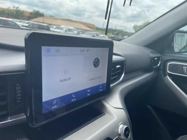 Used 2023 Ford Explorer XLT w/ Equipment Group 202A RWD image 3
