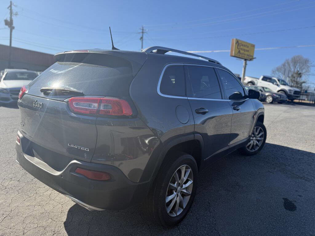 Used 2018 Jeep Cherokee Limited w/ Luxury Group image 2