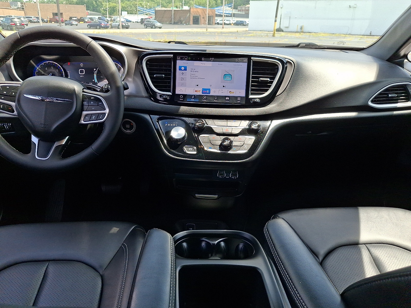 Used 2025 Chrysler Pacifica Select FWD image 23