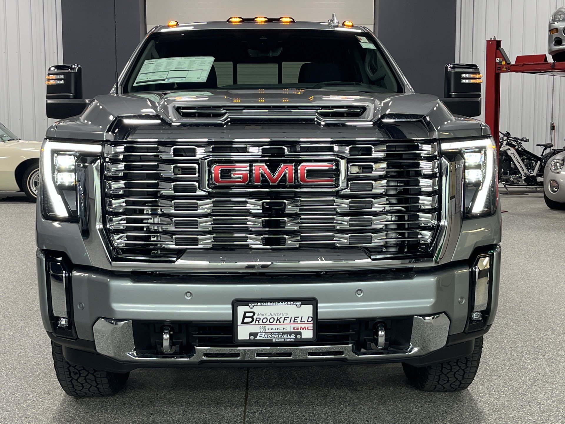 New 2026 GMC Sierra 2500 Denali w/ Denali Reserve Package AWD/4WD image 9