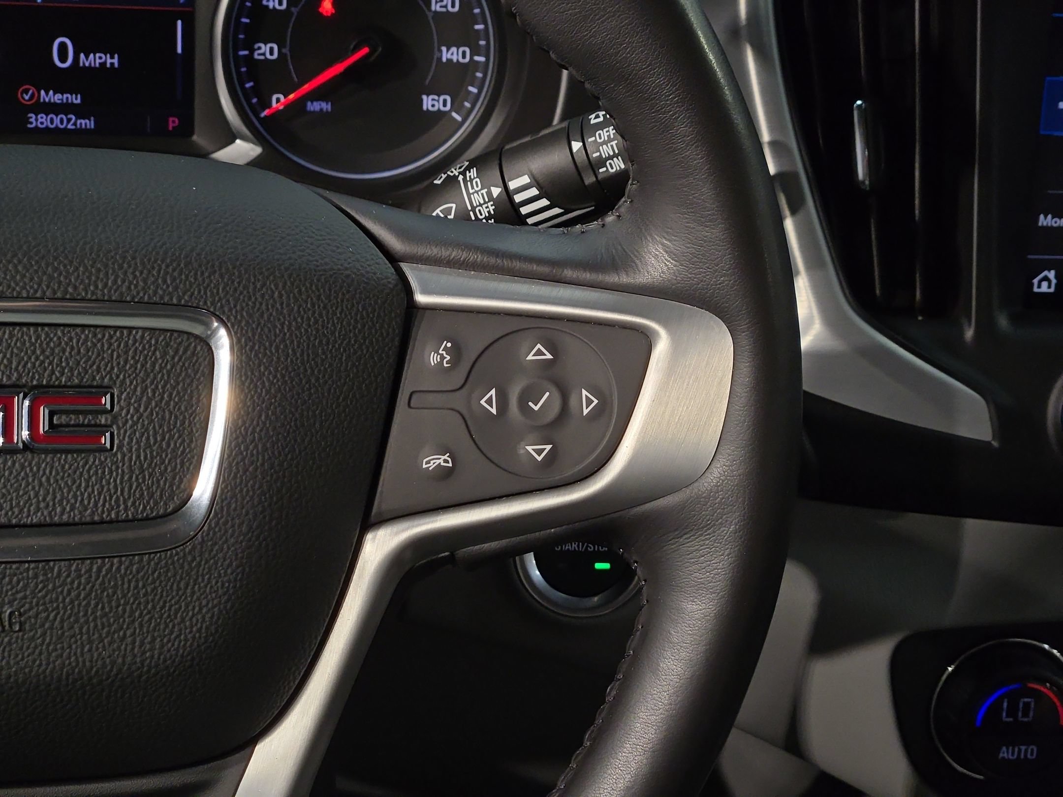 Used 2020 GMC Terrain SLT w/ Preferred Package FWD image 28