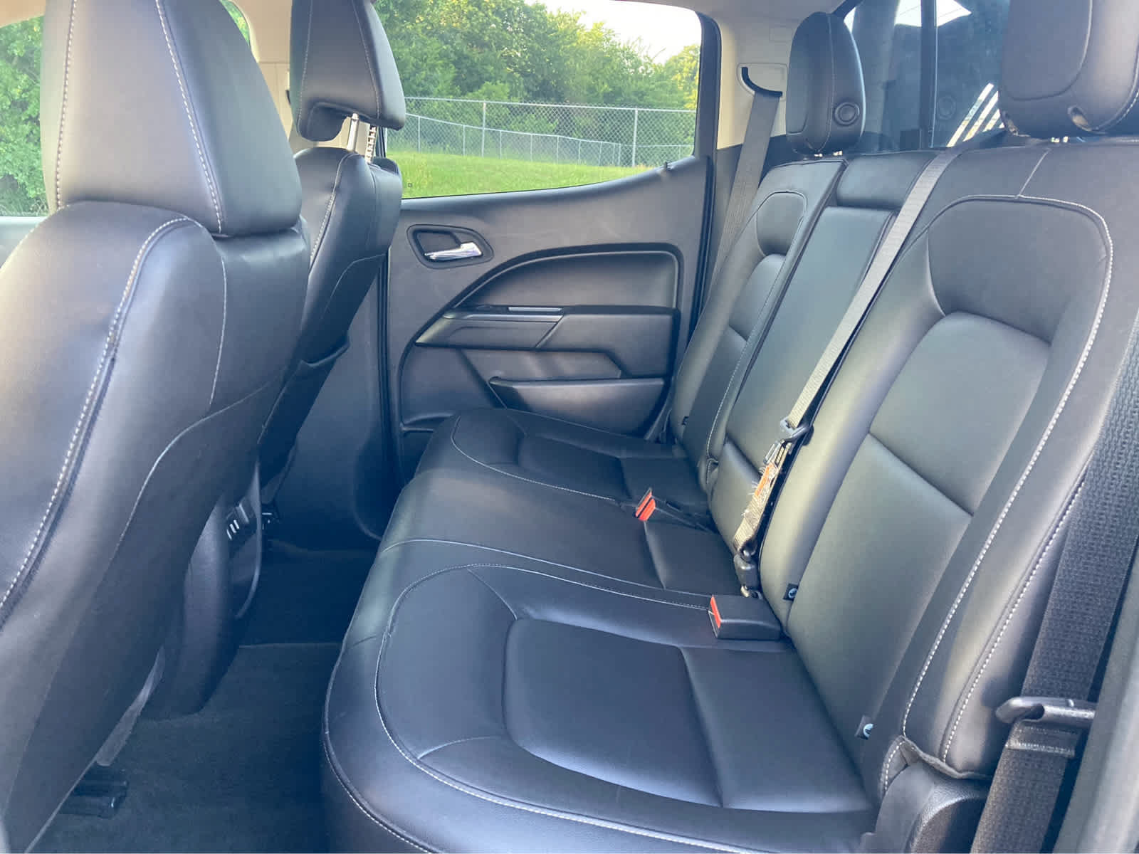 Used 2017 Chevrolet Colorado ZR2 w/ LPO, Premium Interior Package AWD/4WD image 4