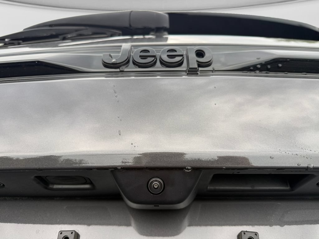 New 2026 Jeep Grand Cherokee Altitude AWD/4WD image 17