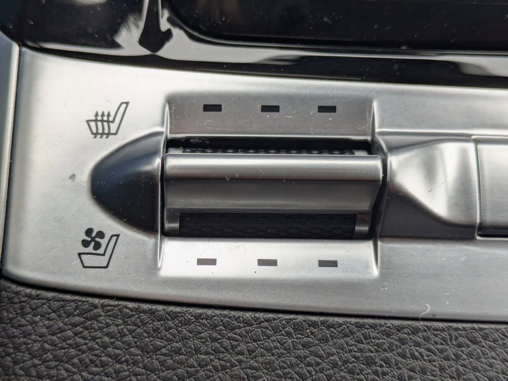 Used 2024 Kia Carnival SX Prestige image 23