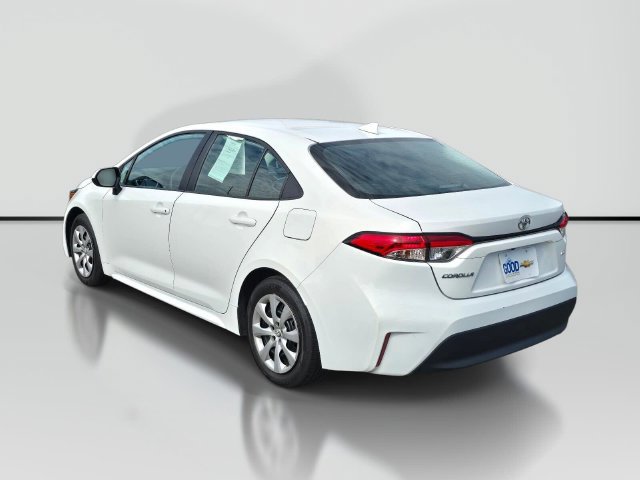 Used 2024 Toyota Corolla LE FWD image 3