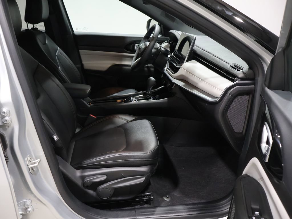 Certified 2024 Jeep Compass Limited image 23