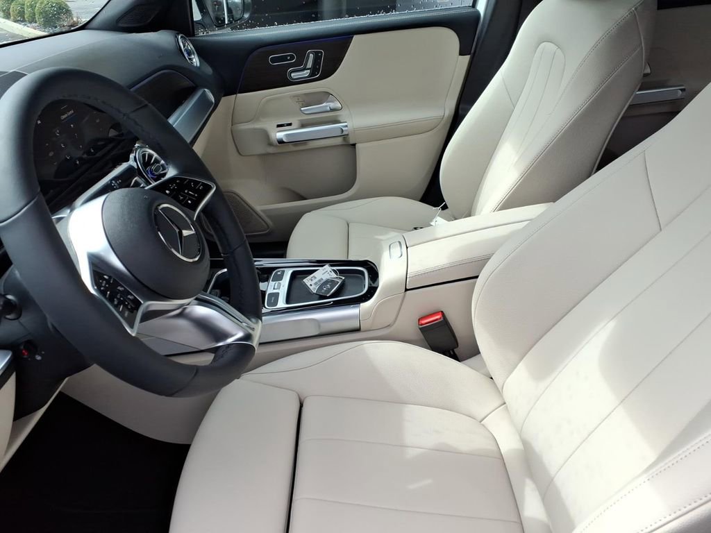 New 2026 Mercedes-Benz GLB 250 4MATIC image 14