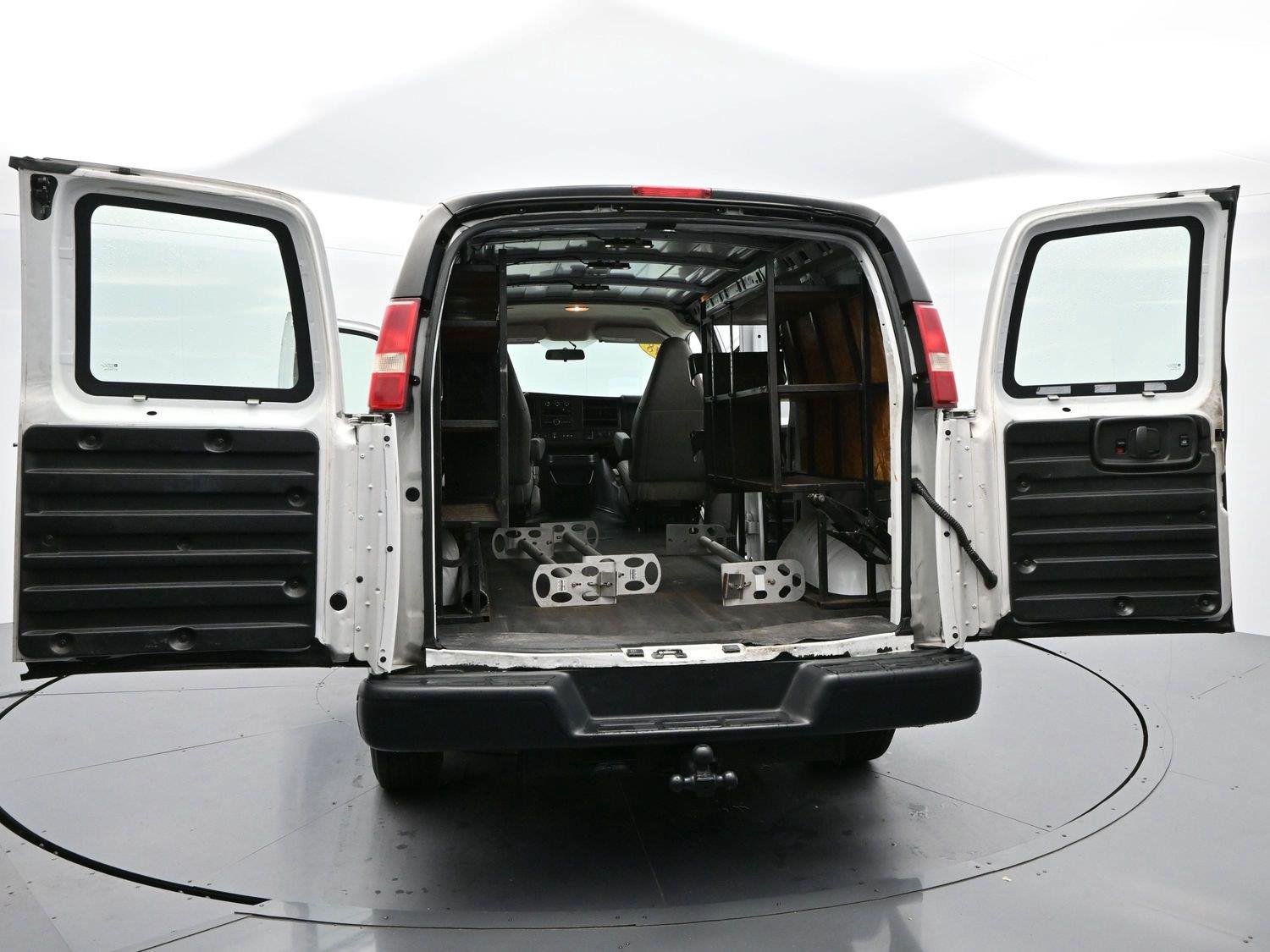 Used 2018 GMC Savana 2500 w/ Enhanced Convenience Package RWD image 36