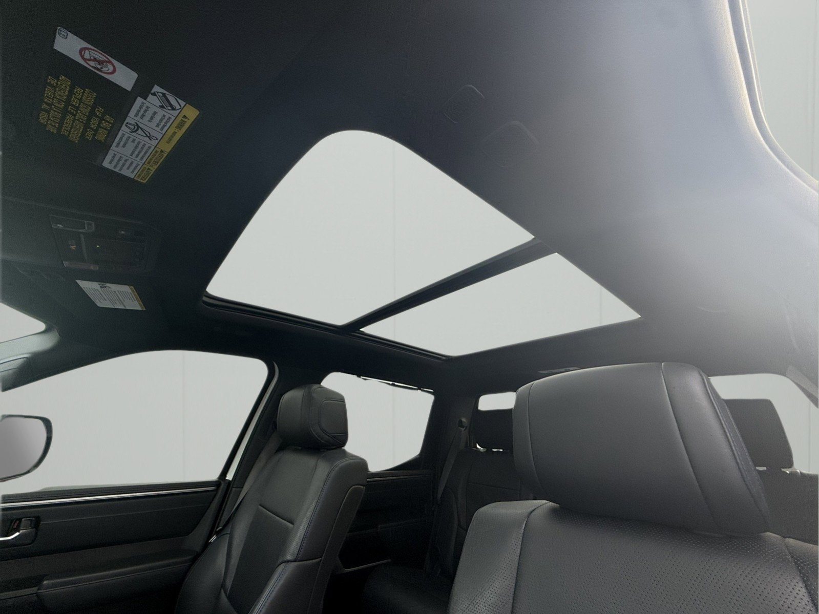 Used 2023 Toyota Tundra Platinum w/ Advanced Package image 28