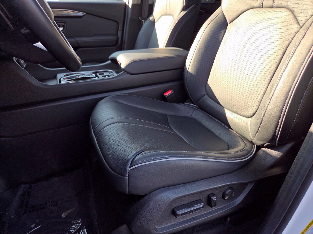 Certified 2025 Honda Pilot Elite image 37