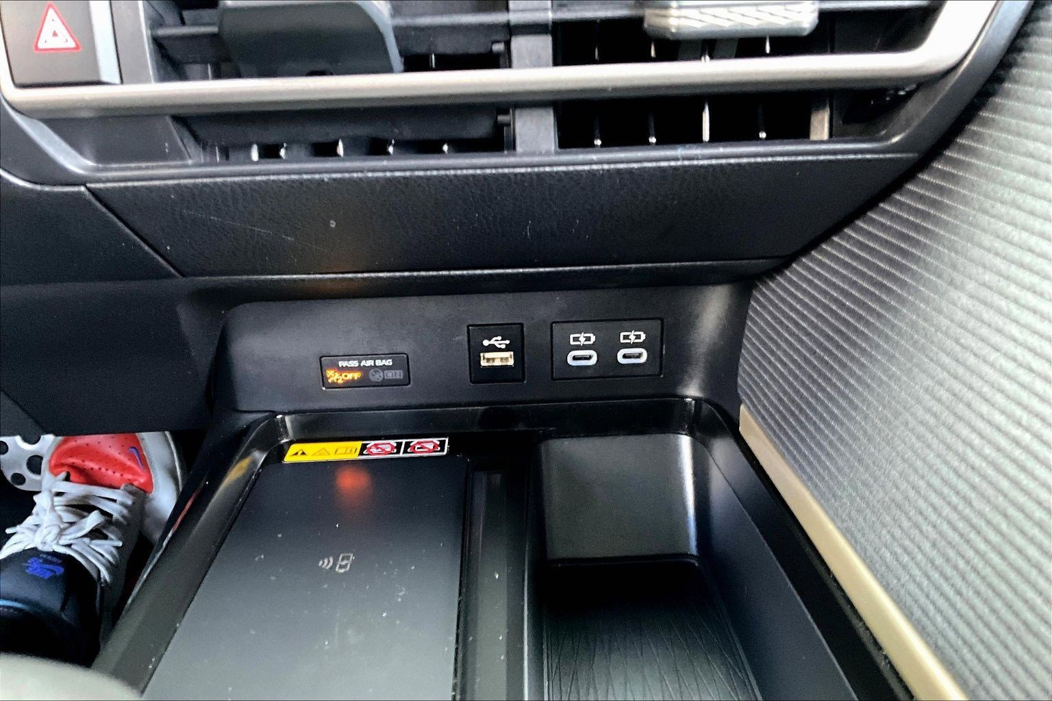 Used 2025 Toyota Camry SE FWD image 15