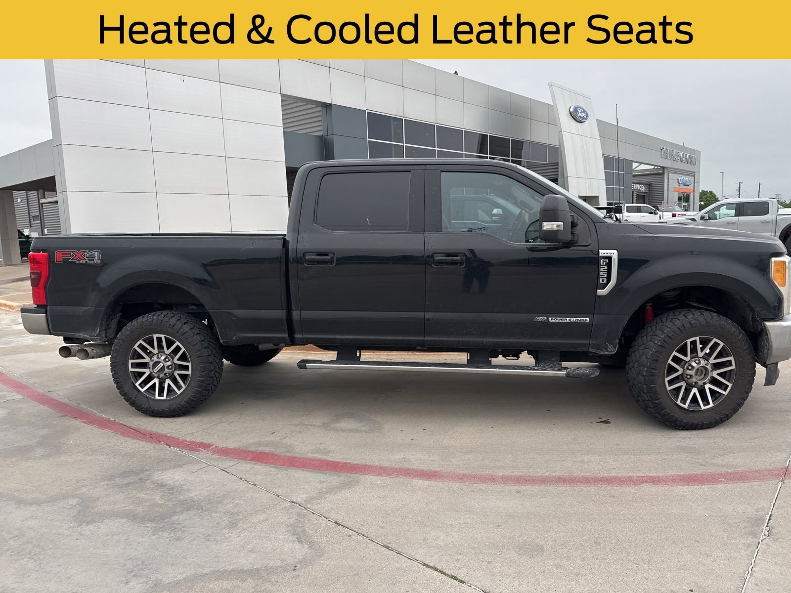 Used 2017 Ford F250 Lariat w/ Lariat Value Package AWD/4WD image 2