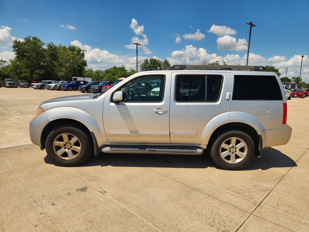 Used 2009 Nissan Pathfinder SE AWD/4WD image 5