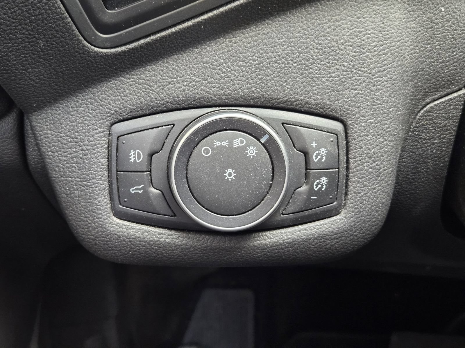 Used 2017 Ford Escape SE w/ Equipment Group 201A AWD/4WD image 20