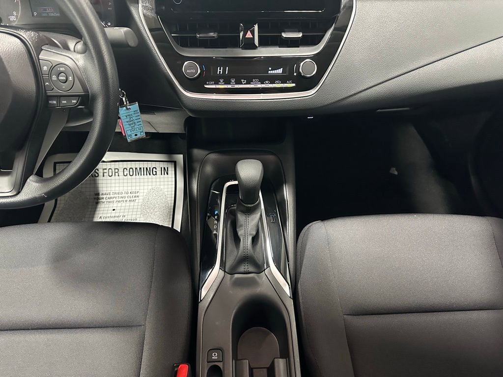 Used 2025 Toyota Corolla LE image 36