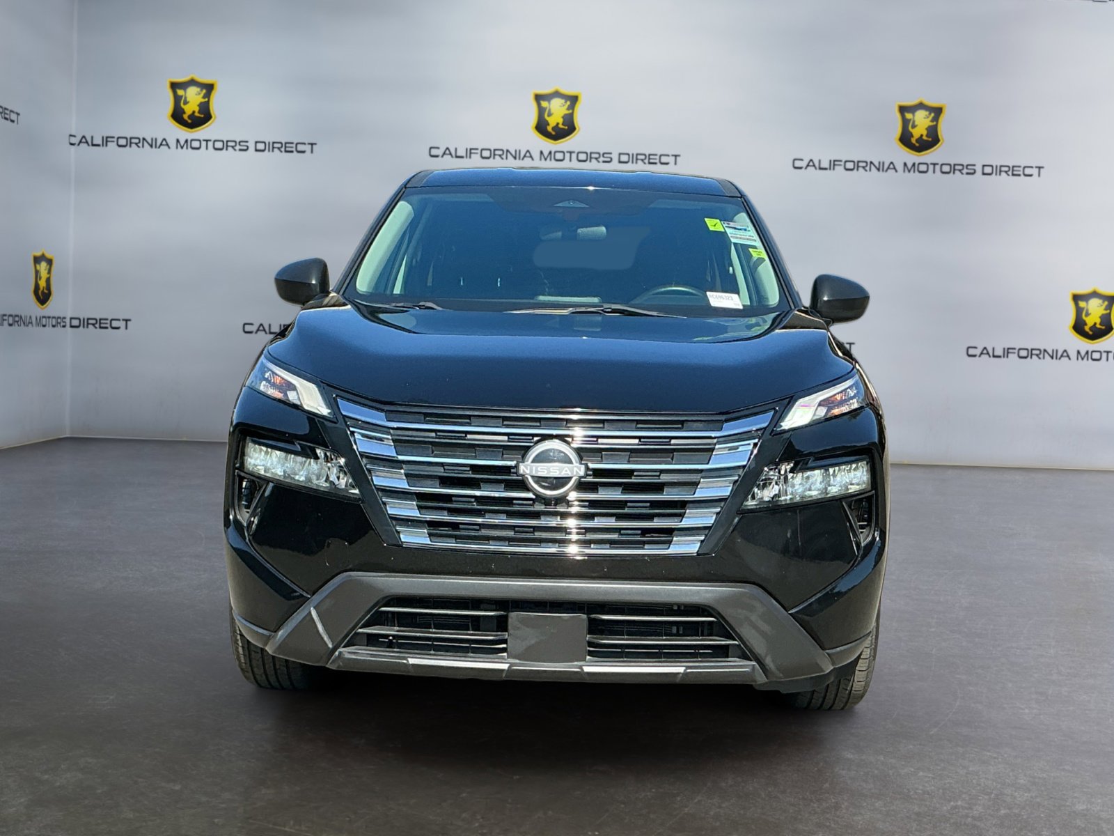 Used 2024 Nissan Rogue S image 2